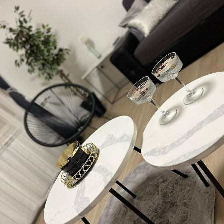 Appartamento Apartman Gold Maris Karlovac Esterno foto