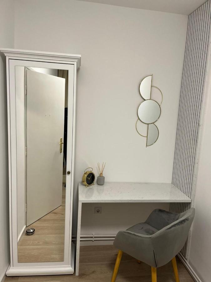 Appartamento Apartman Gold Maris Karlovac Esterno foto