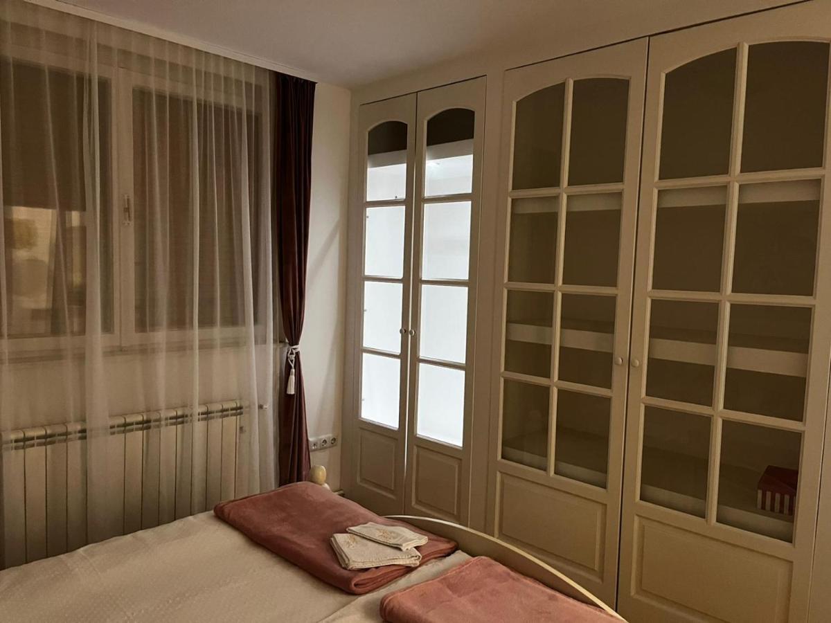 Appartamento Apartman Gold Maris Karlovac Esterno foto