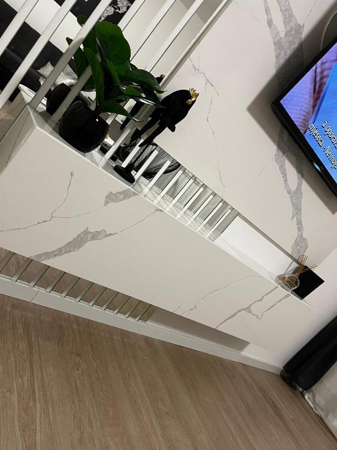 Appartamento Apartman Gold Maris Karlovac Esterno foto